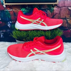 NEW ASICS gel-plus woman’s running shoes!